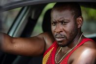 Death in Paradise – Plötzlich taucht der mysteriöse Otis Benjamin (Marcus Onilude) auf. Seine Vorgeschichte mit der Familie weckt böse Erinnerungen.