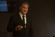 Fast & Furious 8 – Mr. Nobody (Kurt Russell) bleibt wie üblich im Hintergrund und zieht von dort die Fäden.