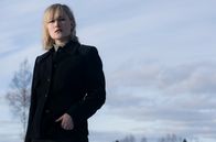 Kommissar Wisting – Die investigative Journalistin Line (Thea Green Lundberg) ist die Tochter von Wisting
