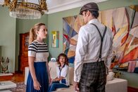 SOKO Linz – Die Familie des Opfers steht unter Schock. Könnte Magier und Lebensgefährte des Opfers ein Motiv gehabt haben? Von links: Zoe Hofleitner (Alina Fritsch), Kirsten Gruber (Andrea Eckert) und Sam Schubert (Michael Glantschnig)