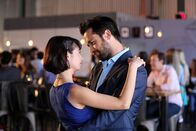 Liebe auf 4 Pfoten – Diego (Justin Chatwin, r.) will Emma (Kate Micucci, l.) mit seinem Charme erobern.