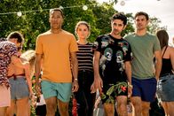 Abikalypse – (v.l.n.r.) Yannick (Jerry Hoffmann); Hannah (Lea van Acken); Musti (Reza Brojerdi); Tom (Lucas Reiber)