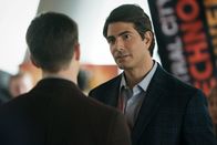 The Flash – Ray Palmer (Brandon Routh, r.)