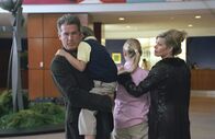 Red Eye – Charles Keefe (Jack Scalia) und seine Familie sind in einem beliebten Hotel untergekommen. Doch anstelle von Ruhe und Entspannung erwartet sie ein böses Schicksal.