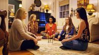 The Witch Files - Der Hexenzirkel – L-R: M.J. (Tara Robinson), Brooke (Alice Ziolkoski), Greta (Adrienne Rose White), Claire (Holly Taylor), Jules (Britt Flatmo)