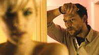 Pusher – Flo (Agyness Deyn), Frank (Richard Coyle)