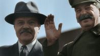 Apokalypse: Hitlers Ostfeldzug – Stalin (R) mit Molotow, seinem Außenminister. (Kredit: NARA)