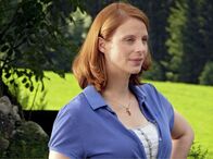 Zwei Herzen und ein Edelweiß – Bettina (Julia Jäger) fühlt sich auf dem Land wie Zuhause.