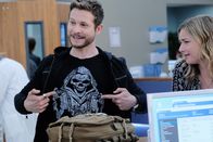 Atlanta Medical – Dr. Conrad Hawkins (Matt Czuchry, l.); Nicolette Nevin (Emily VanCamp, r.)
