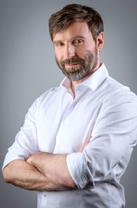 Sturm der Liebe – ARD PROGRAMMDIREKTION Sturm der Liebe - Christoph Mory Neu im Haupcast der 17. Staffel "Sturm der Liebe": Christoph Mory übernimmt ab Folge 3543 (voraussichtlicher Sendetermin: 3. März 2021) die Rolle des Lars Sternberg, der in Wahrheit Cornelius von Thalheim ist.