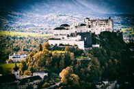 P.M. Wissen – Ausblick auf die Festung Hohensalzburg vom Kapuzinerberg im Herbst