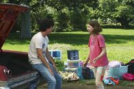 The Middle – Axl (Charlie McDermott, l.); Sue (Eden Sher, r.)