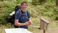 Löwenzahn – Fritz Fuchs (Guido Hammesfahr) entdeckt bei seiner mehrtägigen Wanderung im Stadtwald einen Bären. Fritz ist begeistert, doch die Freude hält nicht lange an.