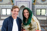 Checker Tobi – Checker Tobi mit Merve Usta in einer Moschee in Wülfrath.