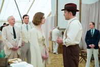 Live by Night – Live by Night Sünderin mit dem Gesicht eines Engels: Elle Fanning (3.v.l.) als Loretta Figgis, Ben Affleck als Joe Coughlin Copyright: SRF/Warner Bros.