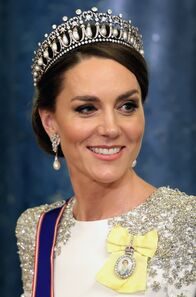 Kate Superstar - Die perfekte Prinzessin – Von der Bürgerlichen zur Prinzessin: Kate ist Ehefrau, Mutter und Mode-Ikone und mit Hunderten Terminen im Jahr eine wichtige Stütze für die britische Monarchie.