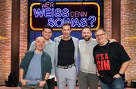 Wer weiß denn sowas? – moderator Steven Gätjen (2.v.r.).