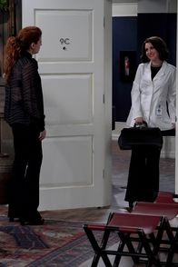 Will & Grace – Grace Adler (Debra Messing, l.); Karen Walker (Megan Mullally, r.)