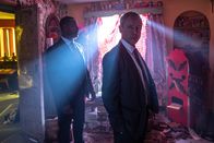 Detective Grace – DS Glenn Branson (Richie Campbell, l.) und DS Roy Grace (John Simm, r.) jagen einen perfiden Mörder, der ihnen immer einen Schritt voraus zu sein scheint.