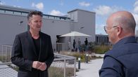 SMS - Schwanke meets Science – Karsten Schwanke im Gespräch mit dem Leiter des Helmholtz Diabetes Center, Prof. Stephan Herzig (links).