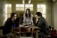 The Apparition - Dunkle Erscheinung – Müssen alles riskieren, um das Böse zurück in seine Welt zu schicken: Kelly (Ashley Greene, M.), Ben (Sebastian Stan, r.) und Patrick (Tom Felton, l.) ...