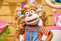 ABC Bär – "ABC Bär", Der ABC Bär und seine Tierfreunde reisen ab heute mit ihrem lustigen Baumhaus durch das Land, um ihre Zahl- und Buchstabenspiele aufzuführen und erleben dabei jede Menge spannender Geschichten.