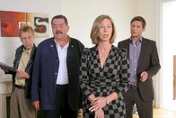 Die Rosenheim-Cops – v.l.: Polizist Michael Mohr (Max Müller), Kommissar Korbinian Hofer (Joseph Hannesschläger), Elisabeth Waldhier (Petra Zieser), Kommissar Sven Hansen (Igor Jeftic).
