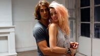 Für eine Handvoll Küsse – Dani (Martiño Rivas), Sol (Ana de Armas)