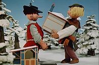 "Unser Sandmännchen" wird 65!: Unser Sandmännchen – Die zwei Riesen stehlen das Haus und den Weihnachtsbaum vom tapferen Schneiderlein.