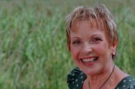 Tele-Gym – Die Diplom-Physiotherapeutin Mia Schmidt ist durch die TV-Sendung "Tele-Gym" und zahlreiche Buchpublikationen bekannt. Sie leitet nach jahrzehntelanger Arbeit im Seniorensport ein Kommunikationszentrum für Sport und Kultur für ältere Menschen am Ammersee.