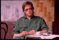 Spy Game - Der finale Countdown – Tom Bishop (Brad Pitt) gerät in Schwierigkeiten.