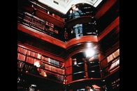 Ipcress - Streng geheim – Der britische Spion Harry Palmer (Michael Caine, oben) beschattet einen Verdächtigen.
