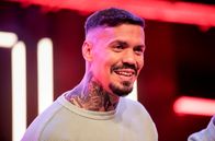 Comedy Clash – SÜDWESTRUNDFUNK Comedy Clash - Finale Diese Comedians machen der Konkurrenz Angst: Jokah Tululu, EmmVee und Lara Autsch wollen sich für das große "Comedy Clash"-Jahresfinale beweisen. Salim Samatou und Marvin Endres hosten den härtesten Stand-Up-Wettbewerb Deutschlands in dem Jokah Tululu den King of Pop als Influencer verkörpert, EmmVee (Foto) auf die deutschesten Deutschen in der Shisha Bar trifft und Lara Autsch auch ohne Kind in der Öffentlichkeit stillen möchte.
