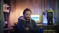 Unit 42 – Samuel Leroy (Patrick Ridremont) überlegt sich Strategien zur Überführung der Täter.