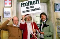 MA 2412 – (v.li.) Roland Düringer (Ing. Breitfuß), Karl Ferdinand Kratzl (Herr Claus), Alfred Dorfer (Herr Weber).