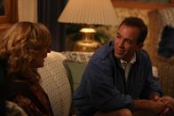 The Goldbergs – Miss Cinoman (Ana Gasteyer, l.), Rick Mellor (Bryan Callen, r.)