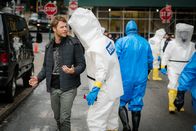 Limitless – Wird unter Quarantäne gestellt, als er mit einer gefährlichen Substanz in Berührung kommt: Brian (Jake McDorman) ...