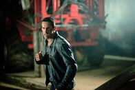 Eliminators – Der ehemalige FBI-Agent Thomas (Scott Adkins) befindet sich zusammen mit seiner Familie im Zeugenschutzprogramm, nachdem er sich ein paar Feinde zu viel gemacht hat.
