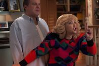 The Goldbergs – Jeff Garlin (Murray Goldberg), Wendi McLendon-Covey (Beverly Goldberg).