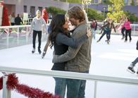 Navy CIS: L.A. – Die Weihnachtstage stehen bevor und Deeks (Eric Christian Olsen, r.) und Kensi (Daniela Ruah, l.) gestehen sich endlich ihre Liebe ...