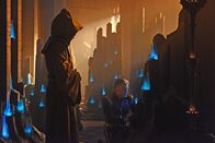 Star Trek: Discovery – Time Keeper Tenavik (Kenneth Mitchell, l.) und Captain Christopher Pike (Anson Mount, r.)