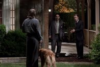 Columbus Circle – Detective Frank Giardello (Giovanni Ribisi,r.) und sein Kollege Detective Jerry Eaans (Jason Antoon,m.) ermitteln im Fall der alten Dame, die auf mysteriöse Weise ums Leben kam.