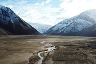 Magische Anden – Die Lagune Embalse El Yeso – Der Stausee liegt in den Anden auf einer Höhe von 3000 Metern über dem Meeresspiegel, in der Gemeinde San José de Maipo in Chile. Er ist das Trinkwasserreservoir von Santiago de Chile.