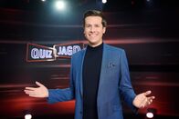 Quizjagd – Florian Lettner posiert für ein Foto