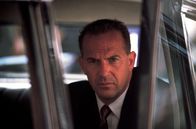 Thirteen Days – Durch die Augen des Präsidentenberaters und Vertrauten, Kenneth P. O'Donnell (Kevin Costner), werden die Geschehnisse jener 13 Tage im Oktober 1962 zu neuem Leben erweckt ...