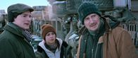 The Ice Road – v.li.: Tom Varnay (Benjamin Walker), Tantoo (Amber Midthunder), Mike McCann (Liam Neeson).