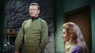 Raumschiff Enterprise – Elias Sandoval (Frank Overton) und Leila Kalomi (Jill Ireland)