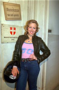 MA 2412 – Zündler (Nina Proll).