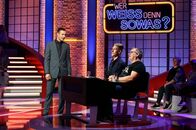 Wer weiß denn sowas? – Moderator Kai Pflaume (l.) mit Rateteam-Kapitän Elton (r.) und dem Olympia-Schwimmer Florian Wellbrock (M.).