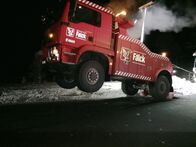 Ice Road Rescue - Extremrettung in Norwegen – ORKANGER, NORWAY - Marius Winum's tow truck in action. (Photo Credit: National Geographic Channels)